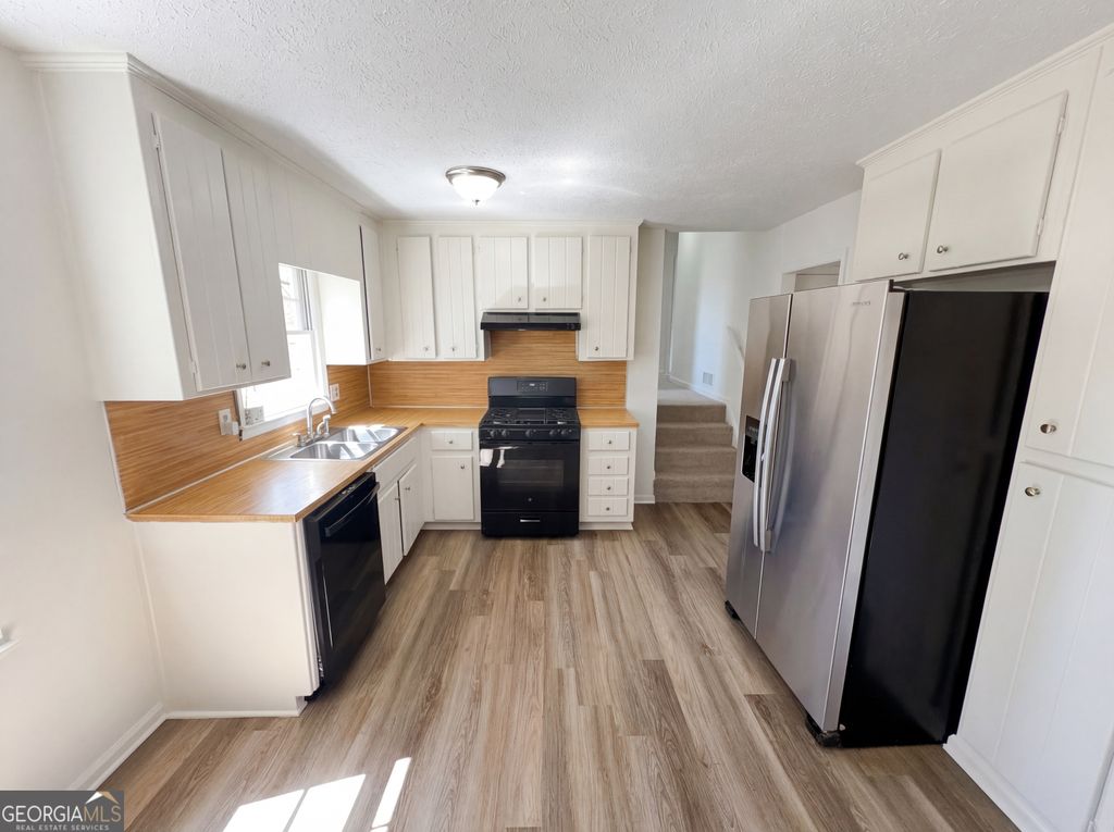 Photo of 2006 Chelsea Lane, Acworth, GA 30102 (MLS # 10710288)