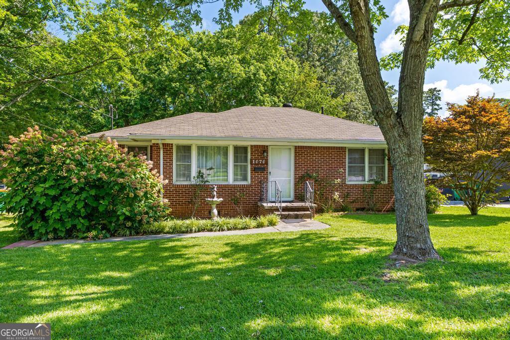 1070 Elaine DR