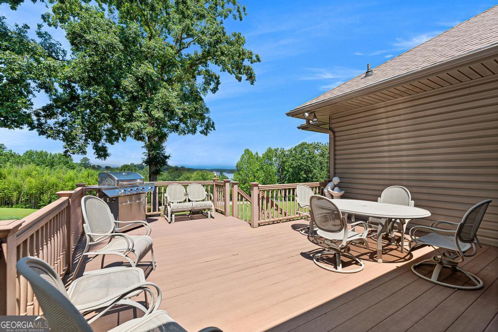 203 Eagles Landing LN
