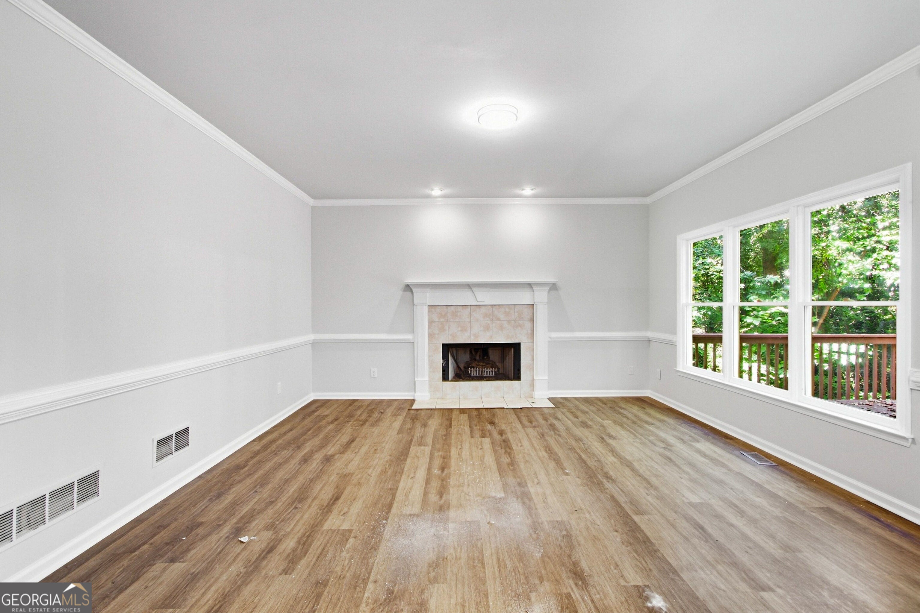 716 Braidwood RDG NW