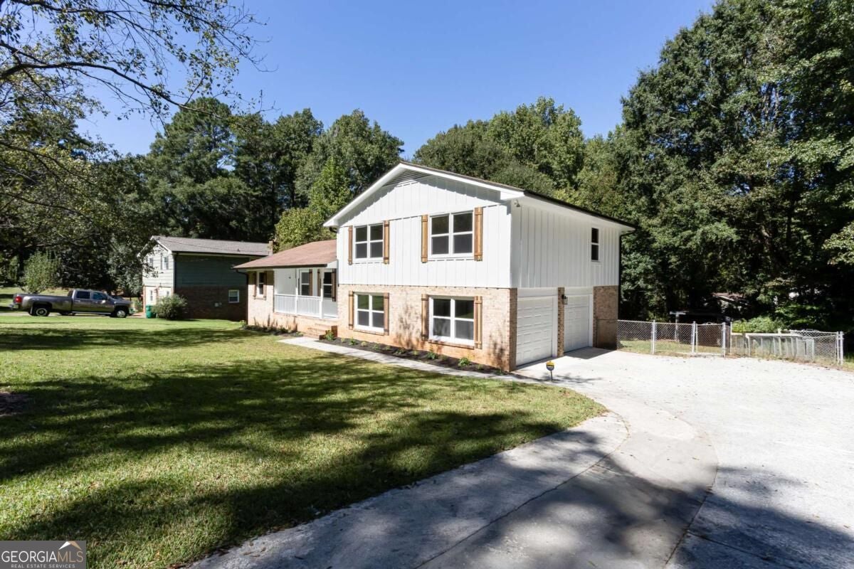 2882 Creek DR