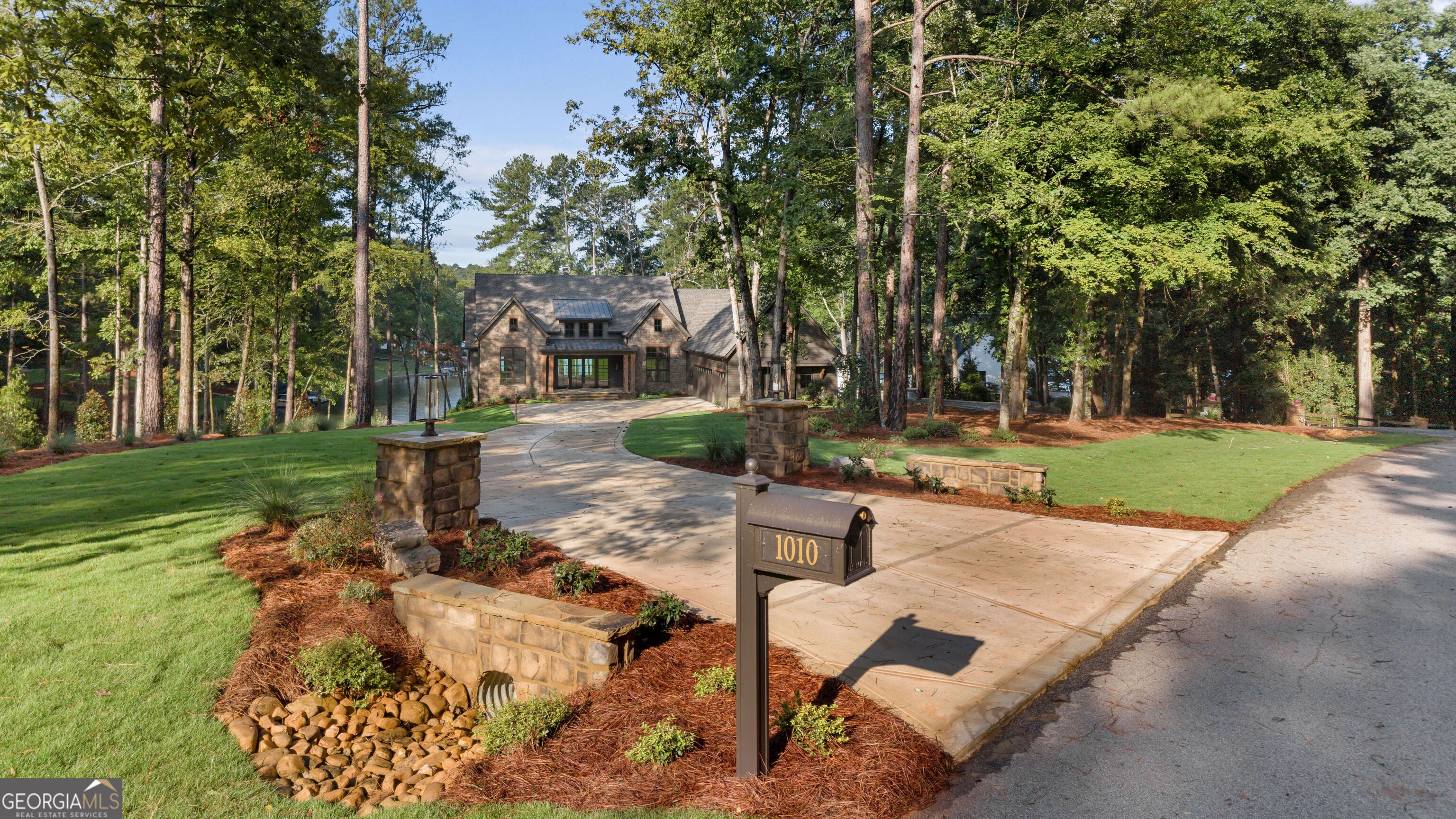 1010 Greyfield RD