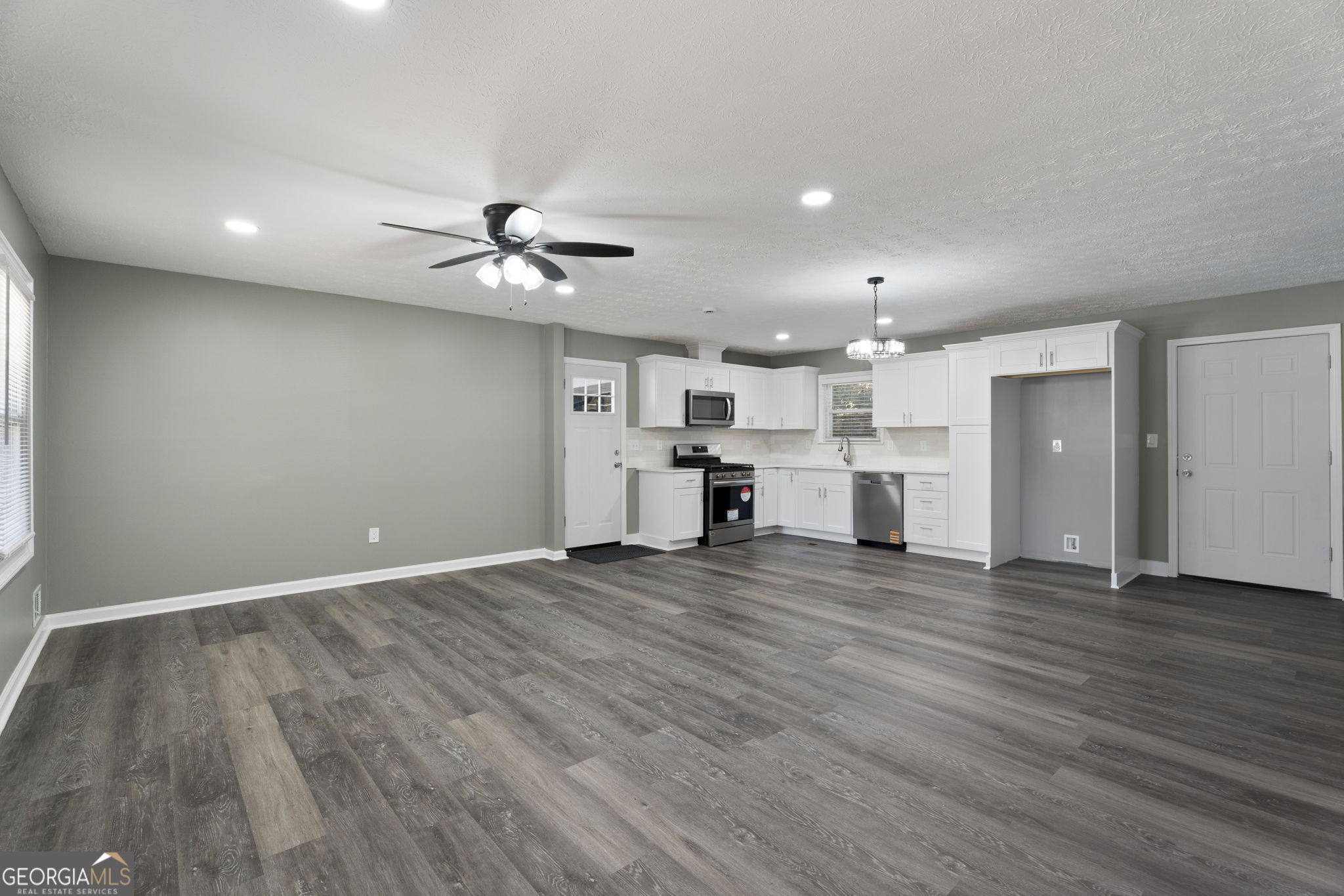 2635 Luke DR