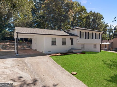 2635 Luke DR Ellenwood GA 30294
