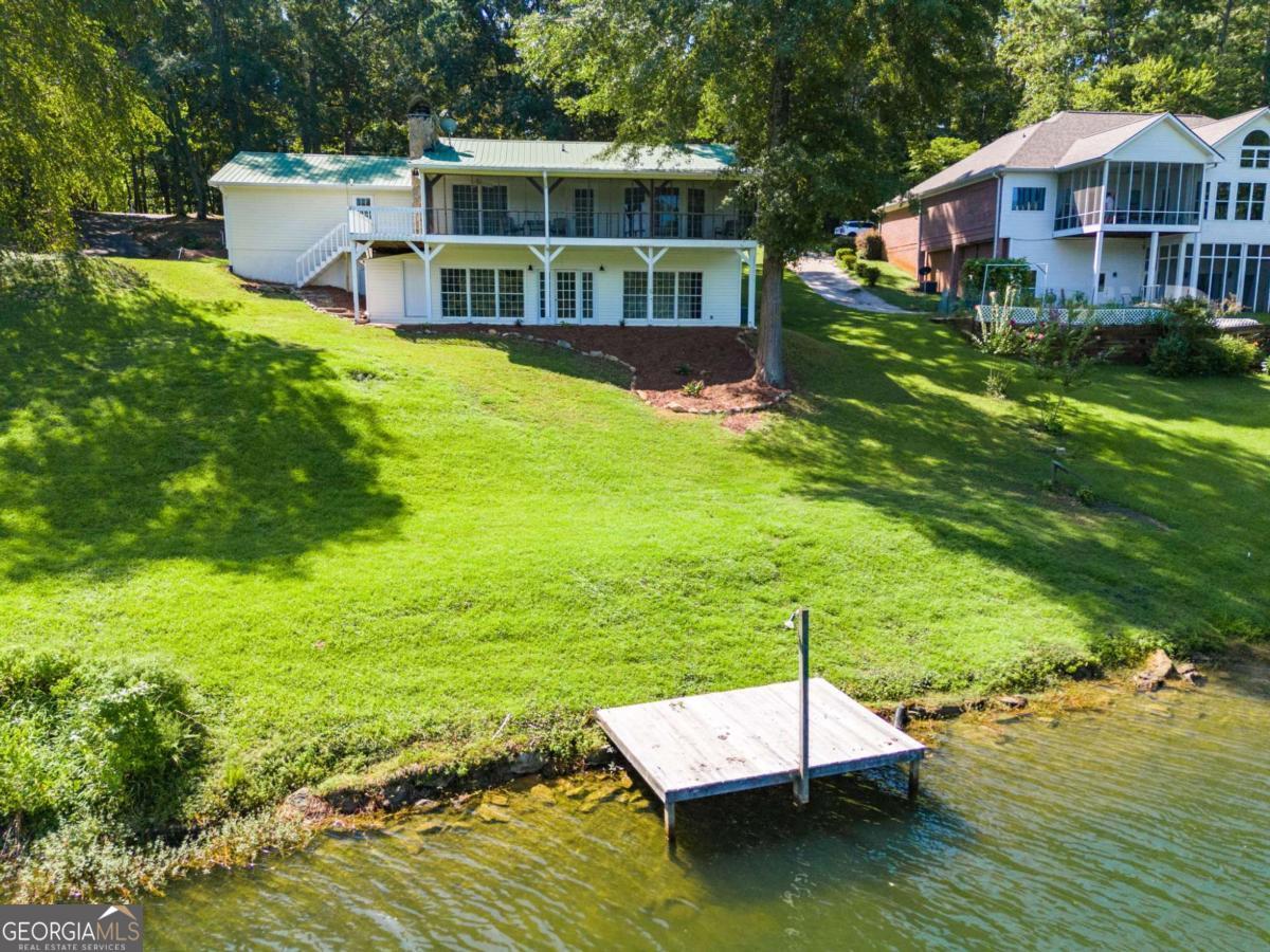7132 Greenleaves CT