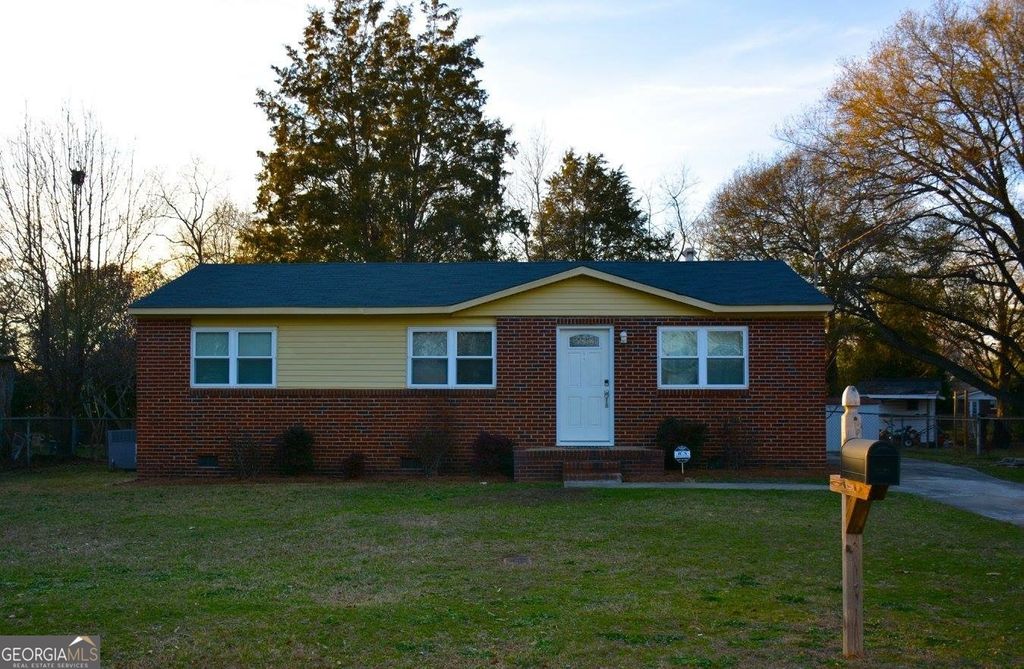 Photo of 403 Mary Lane, Warner Robins, GA 31088 (MLS # 10759036)