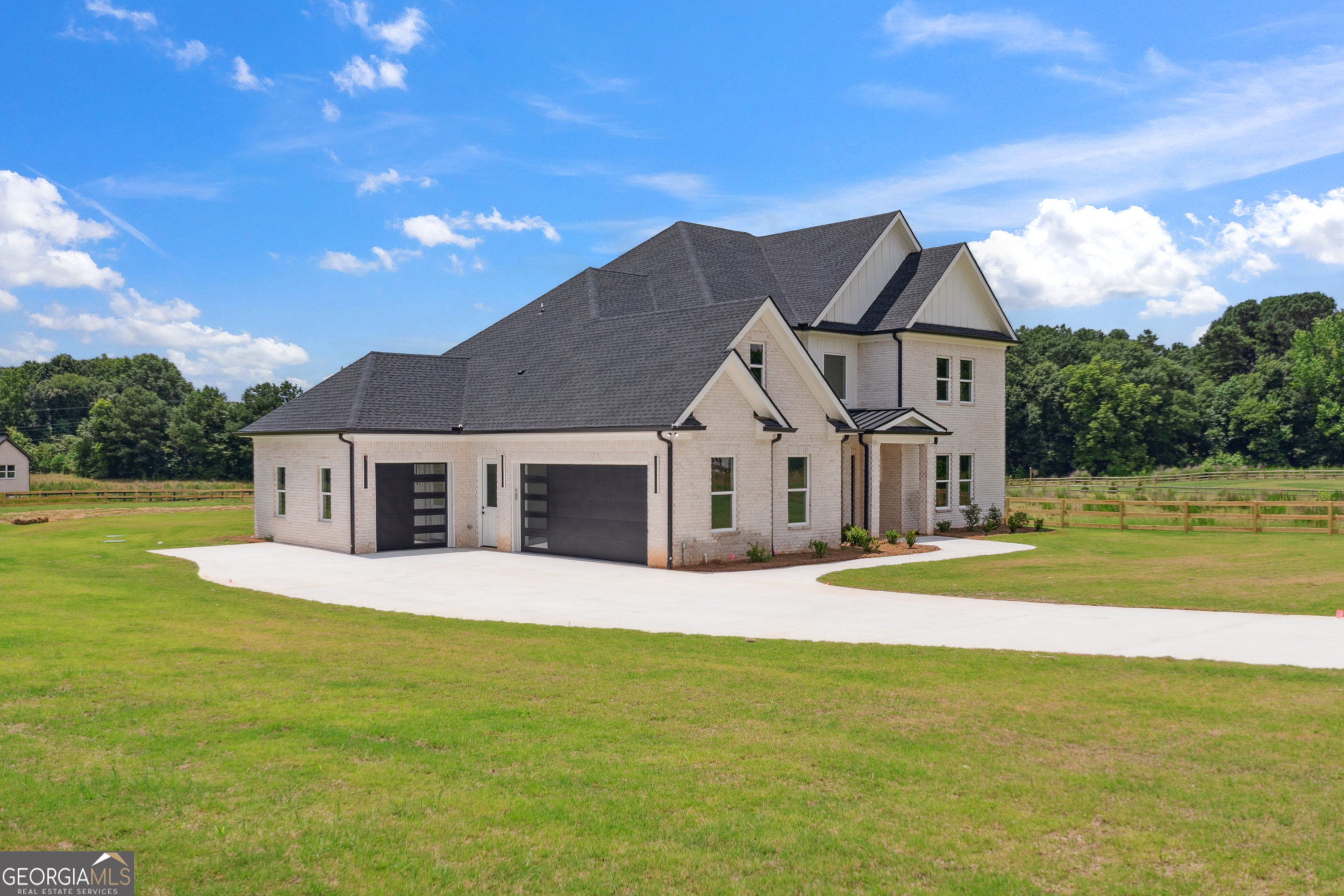 3284 Hall RD