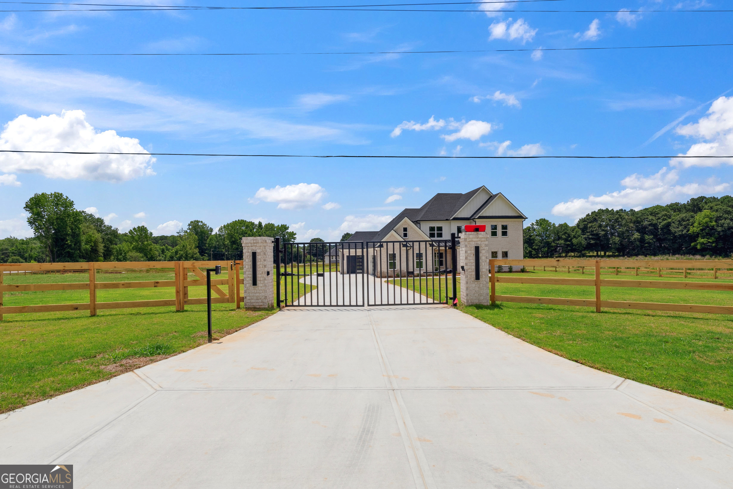 3284 Hall RD