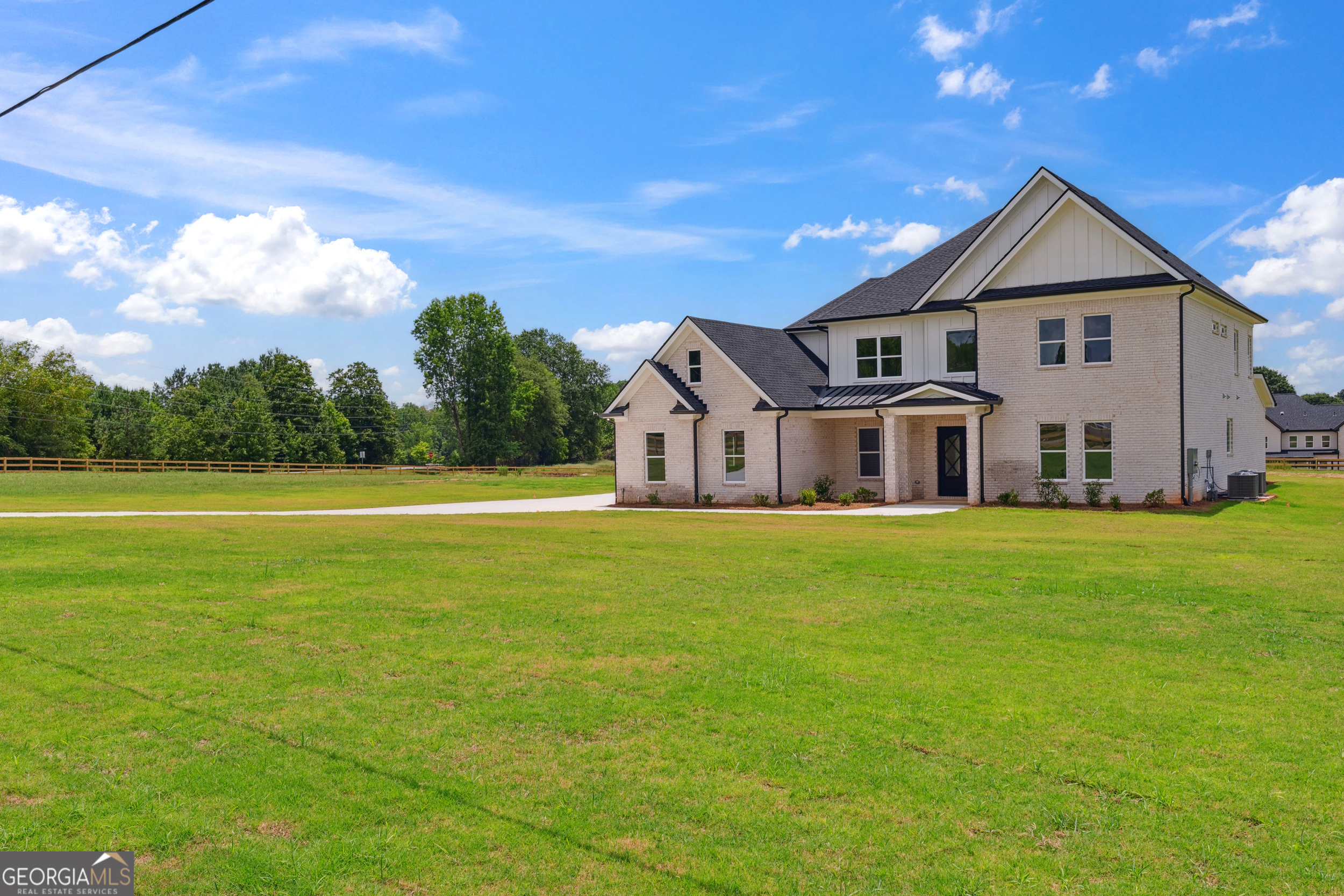 3284 Hall RD