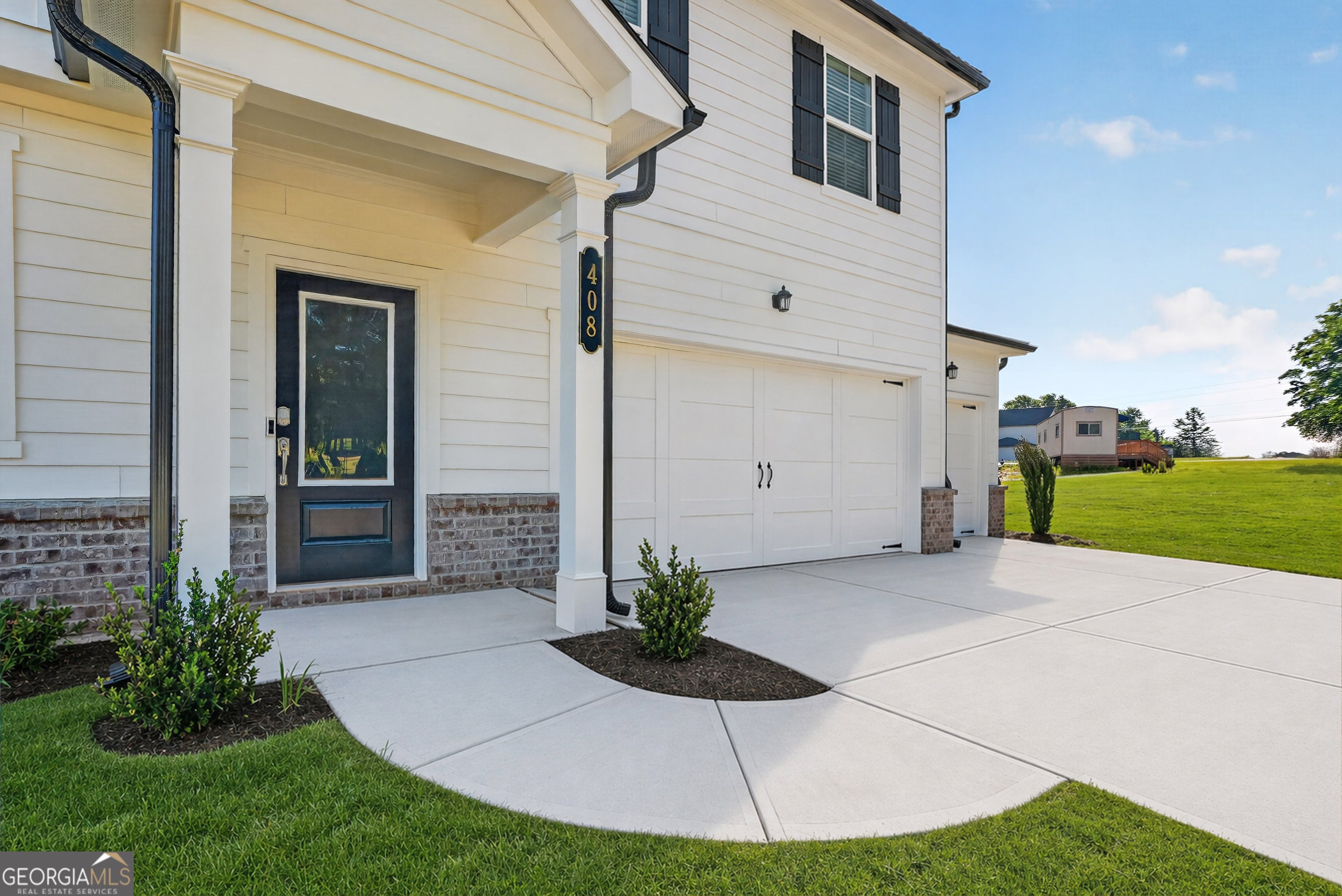 408 Panther Creek LN