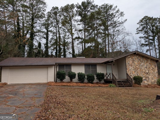 9473 HIDDEN HOLLOW TRL, JONESBORO, GA 30236 - Image f21bf273aee0ca17443bcd7d652e0b36/1523028630