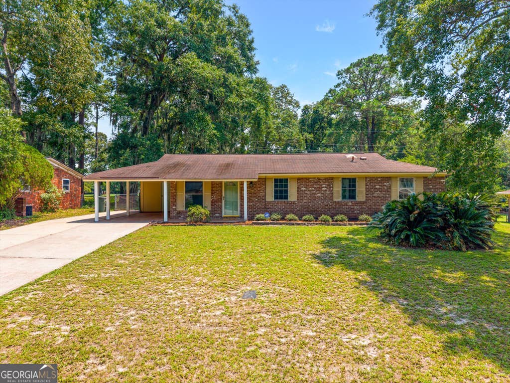 Photo of 417 Willow Road, Savannah, GA 31419 (MLS # 10815673)