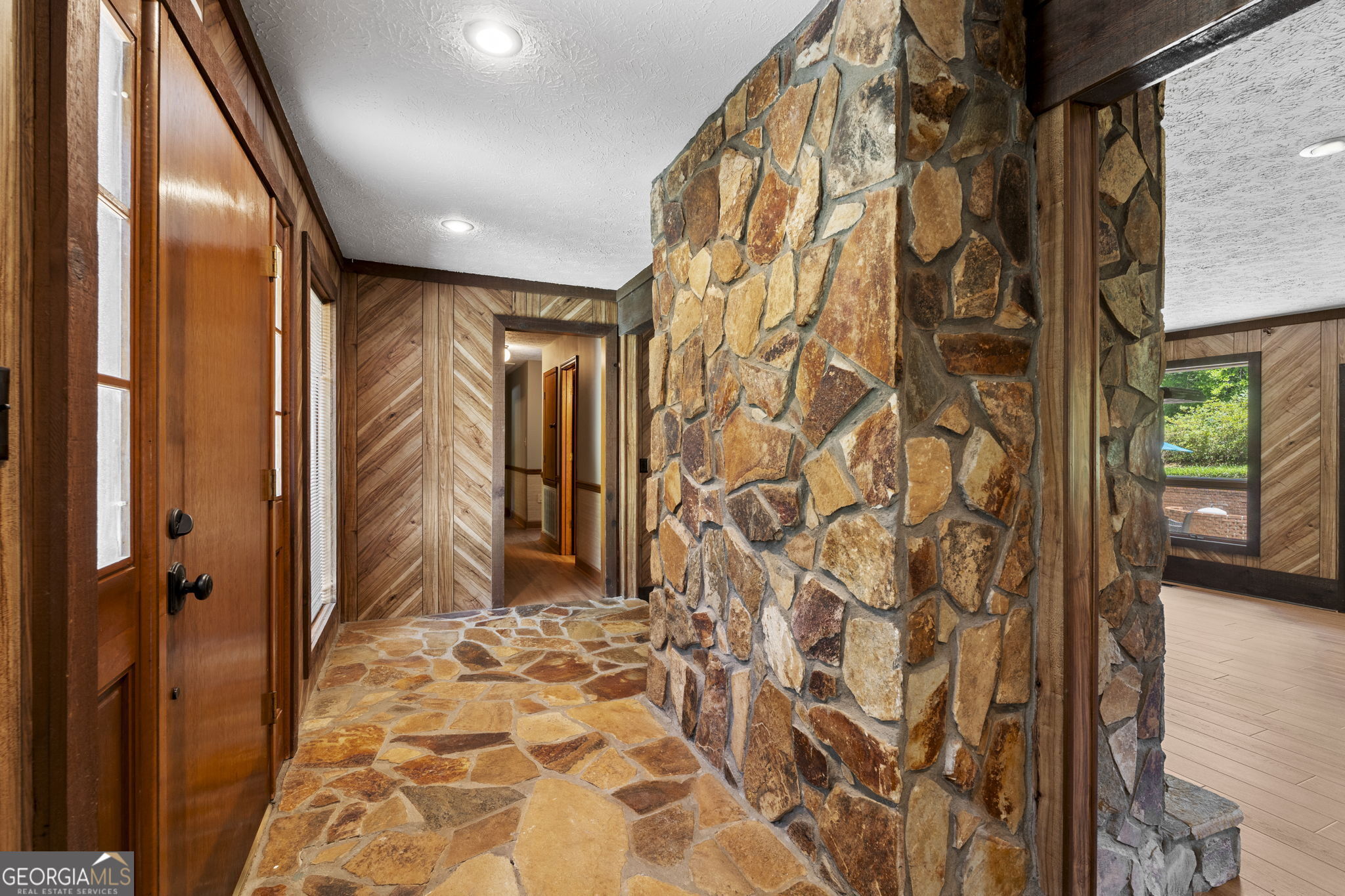 116 South Oaks LN