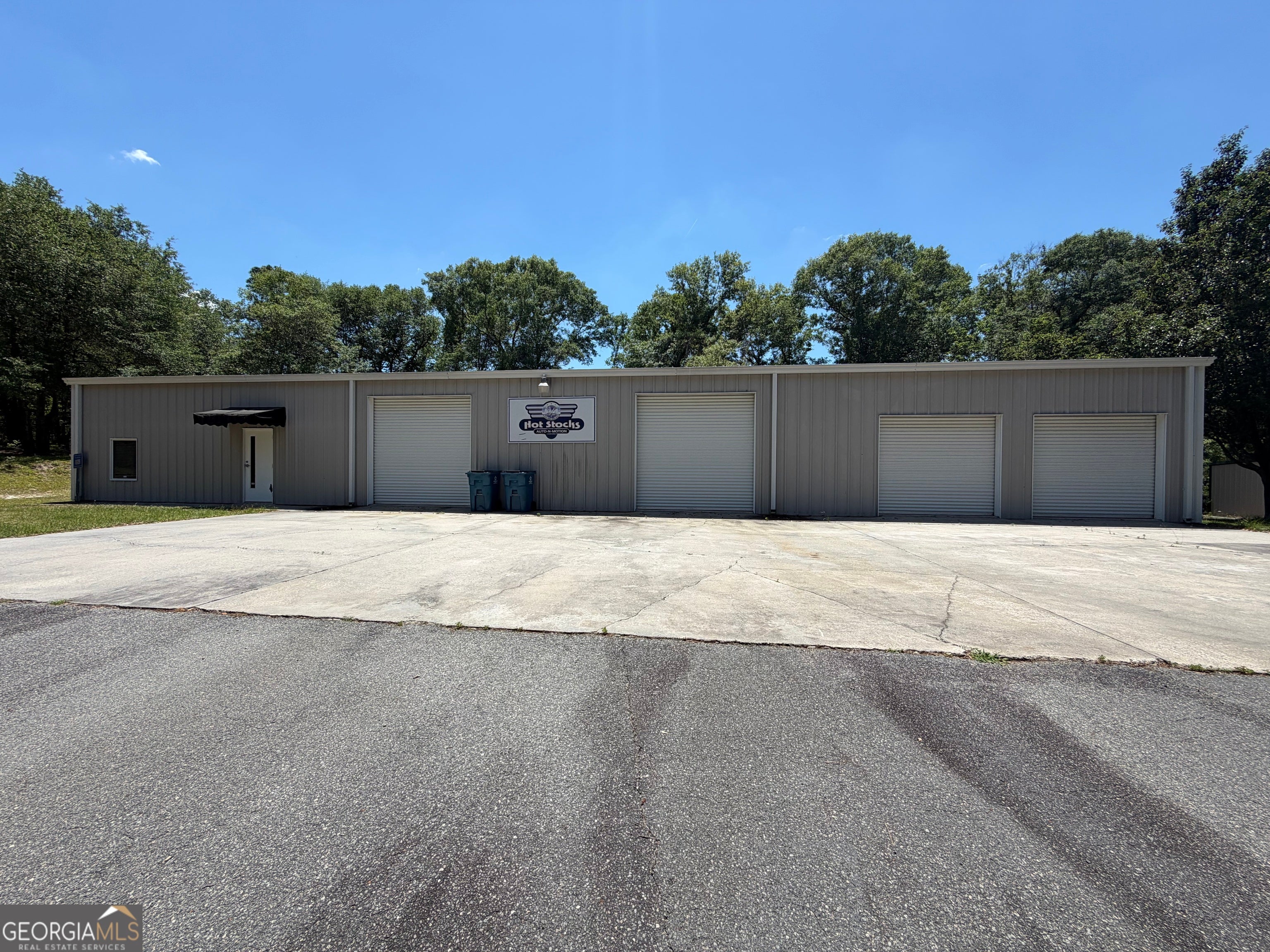 326 Commerce LOOP