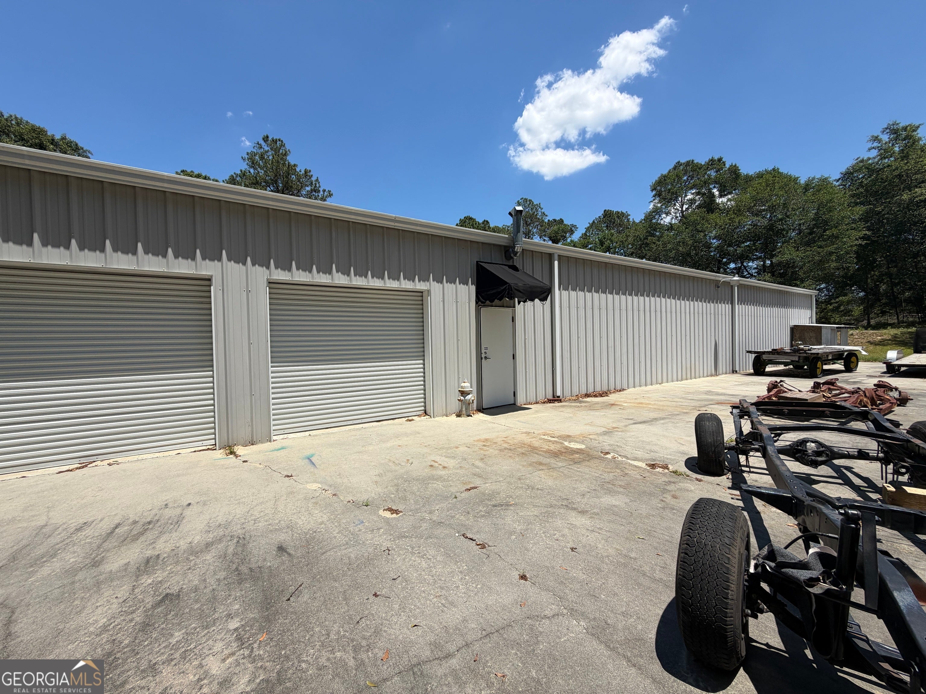 326 Commerce LOOP