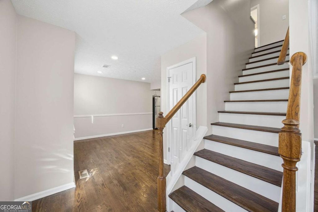 Photo of 640 S Preston Court, Alpharetta, GA 30022 (MLS # 10678301)