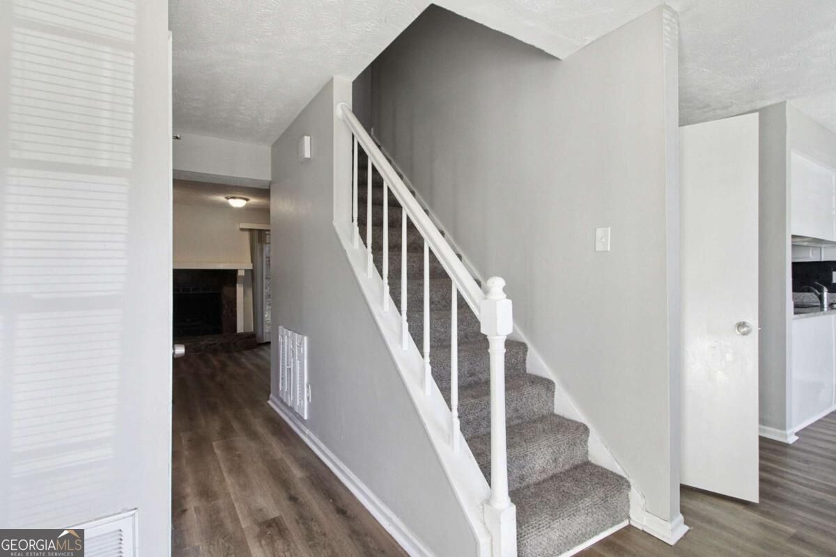 4732 Old Highgate Entry