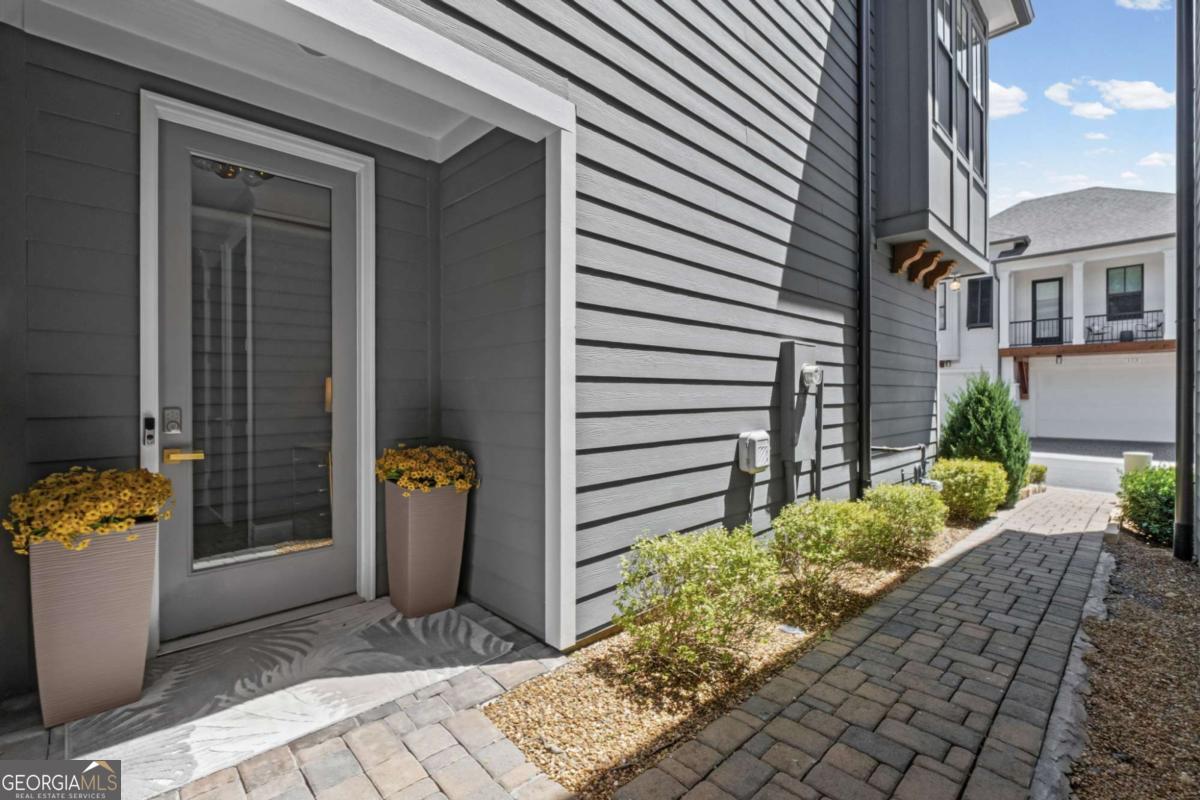 112 Village Green AVE