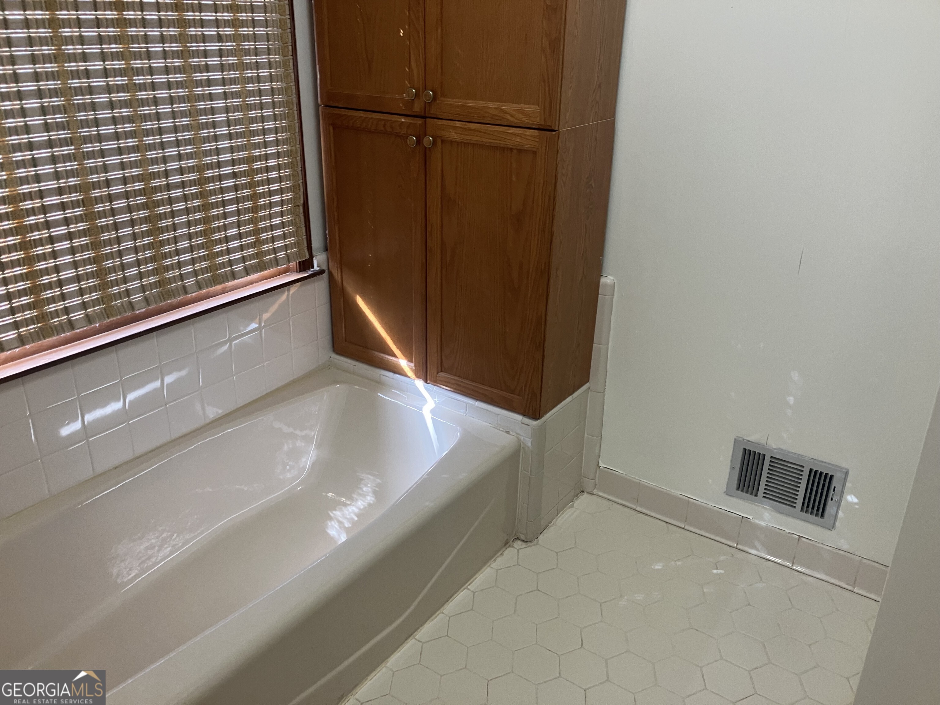 CHURCHILL FALLS - Residential Lease