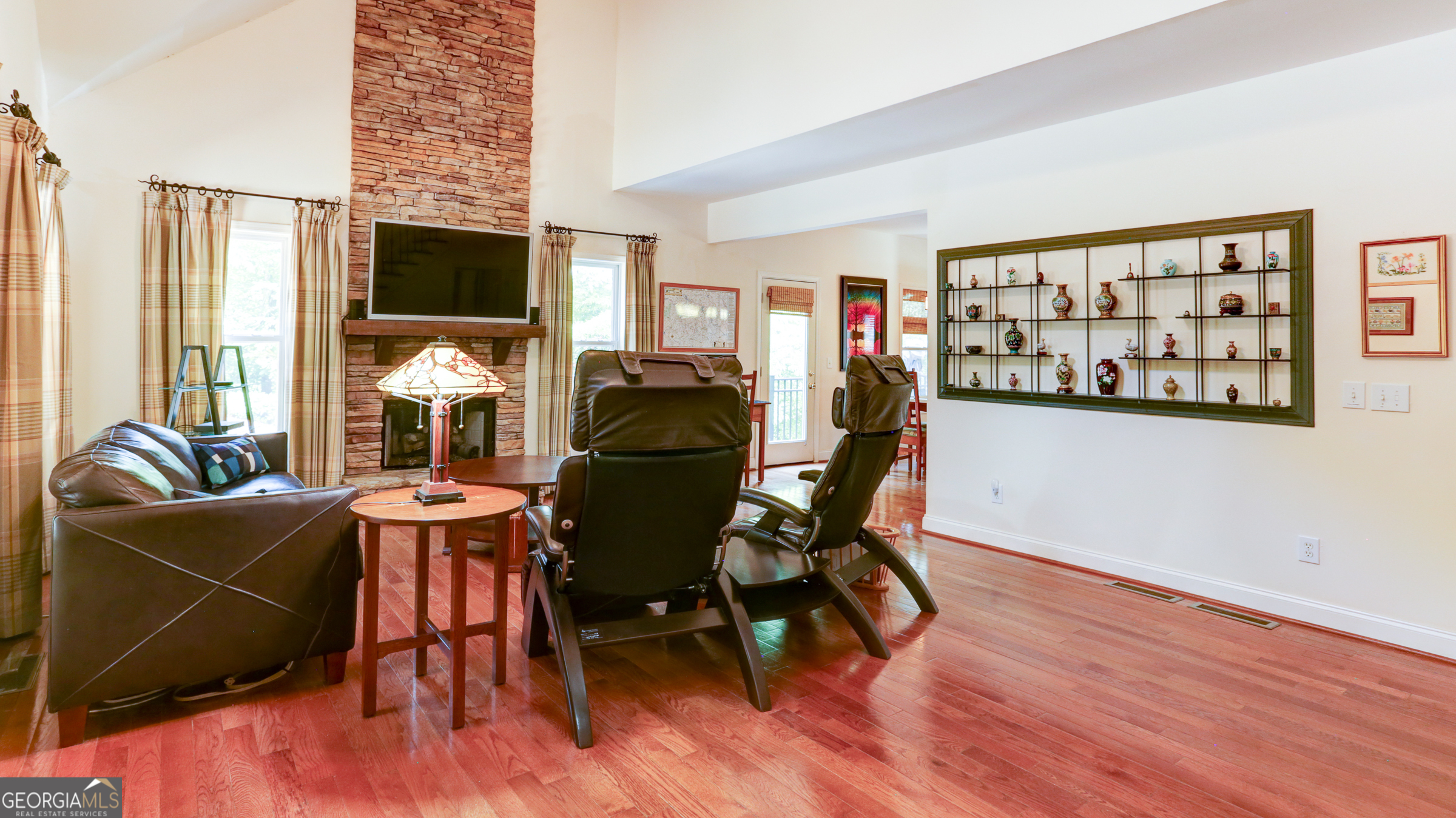 386 Old River Rd