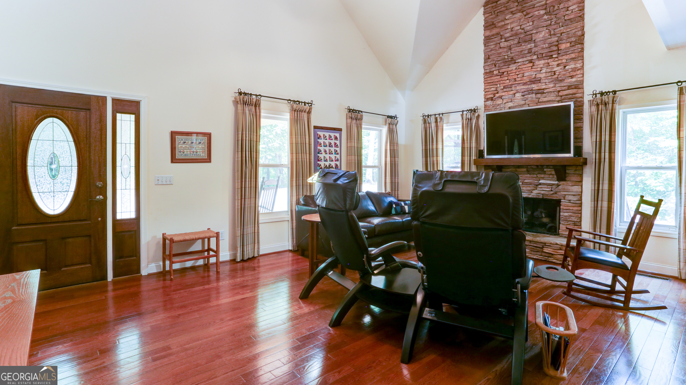 386 Old River Rd