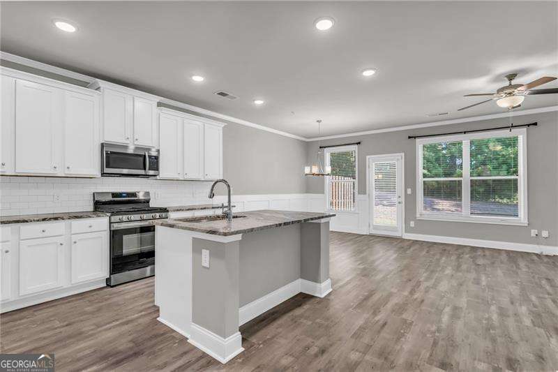 213 Yellowwood WAY