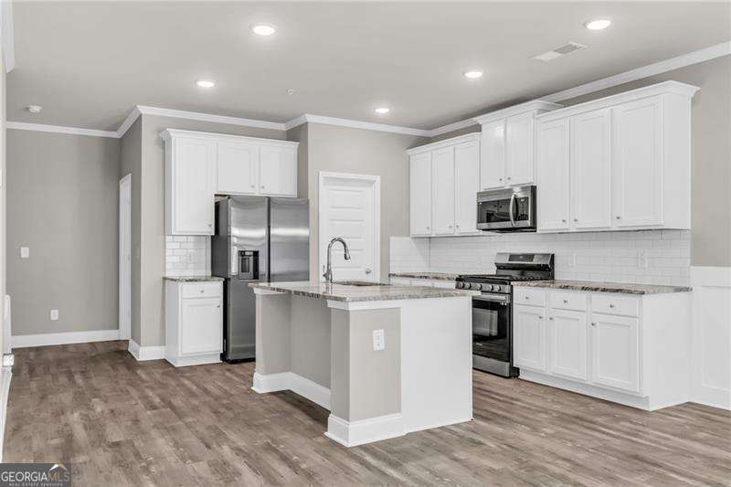 213 Yellowwood WAY