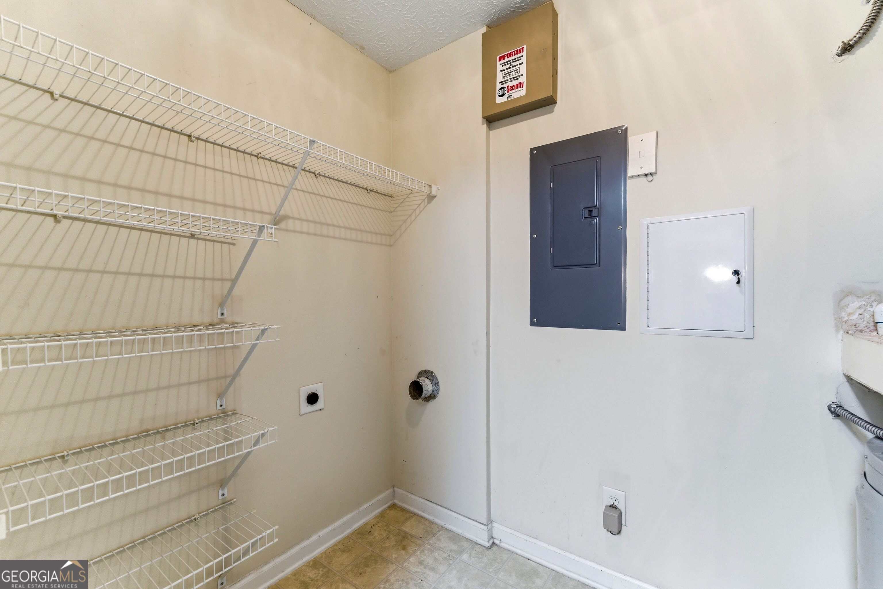 Fairington Park Condominium Bldg 1 - Residential