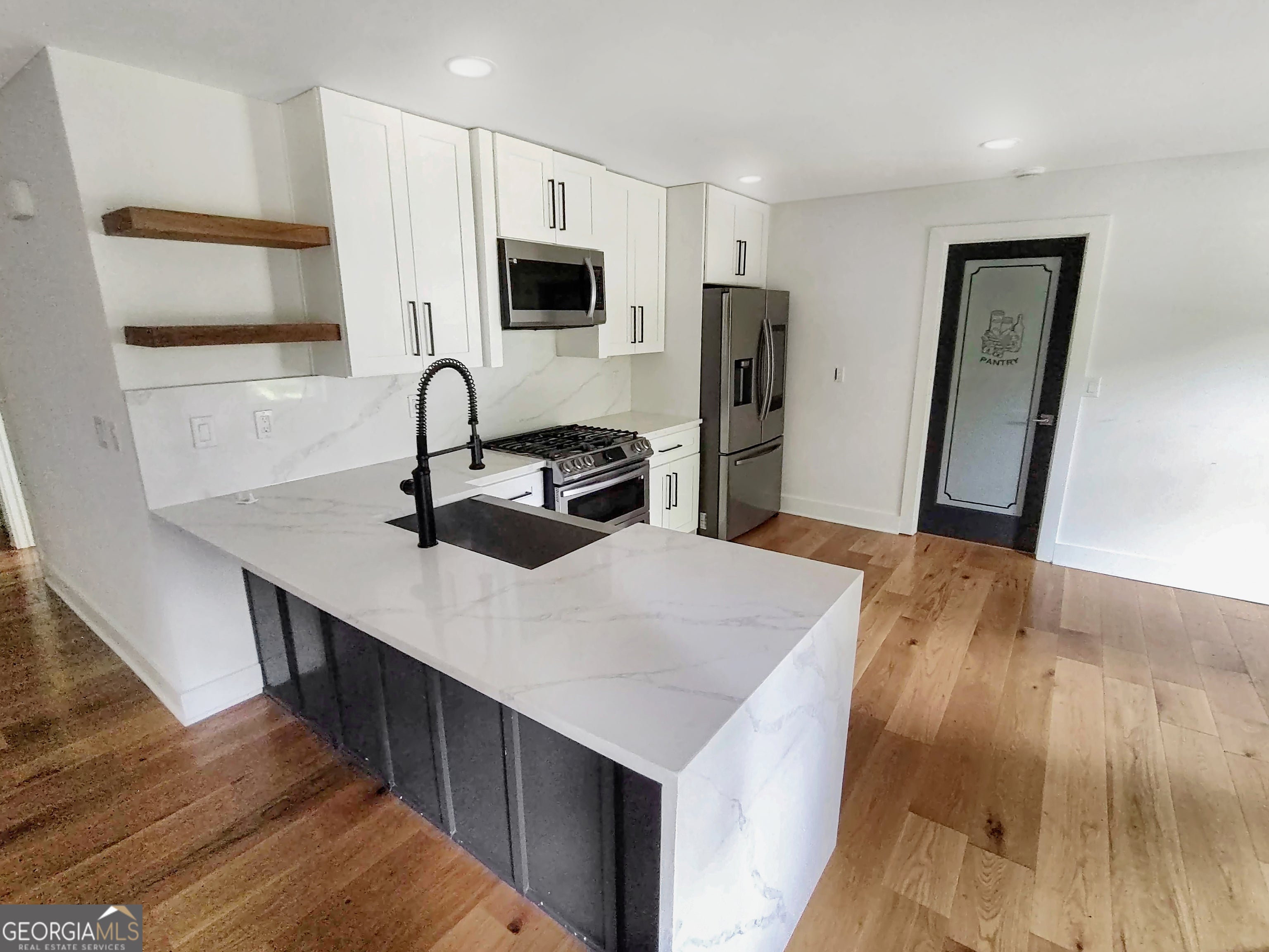 2193 Park TER