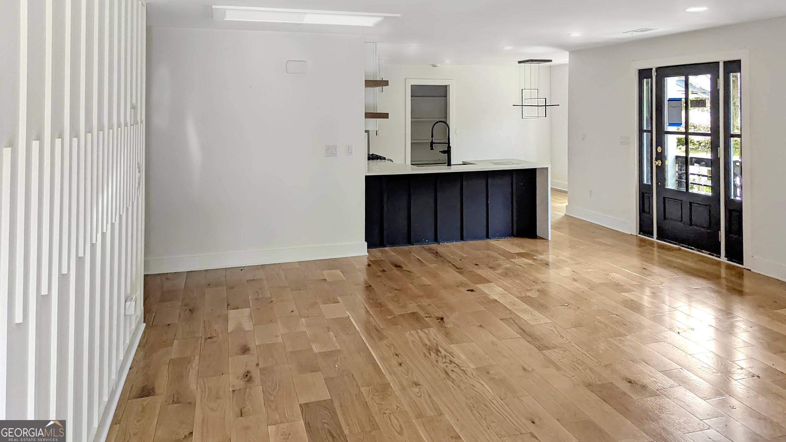 2193 Park TER