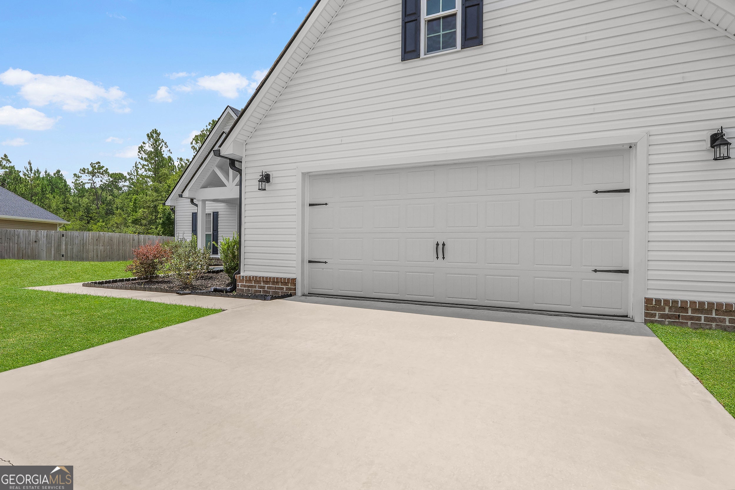 166 SE Baker Field LN