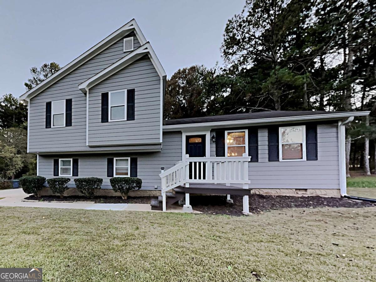 Discover this spacious 4-bedroom, 2-bathroom pet-friendly home spanning 1,800 sq. ft. The kitchen is equipped with stainless steel appliances, including a refrigerator, range oven, and dishwasher. Enjoy the convenience of a ceiling fan and window coverings in the living areas. Relax on the deck, which complements the outdoor space. The bathrooms include a bathtub for added comfort. Schedule a tour today to see this inviting home!