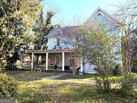 Photo of 115 S Thomas St, Elberton, GA 30635 (MLS # 10657107)