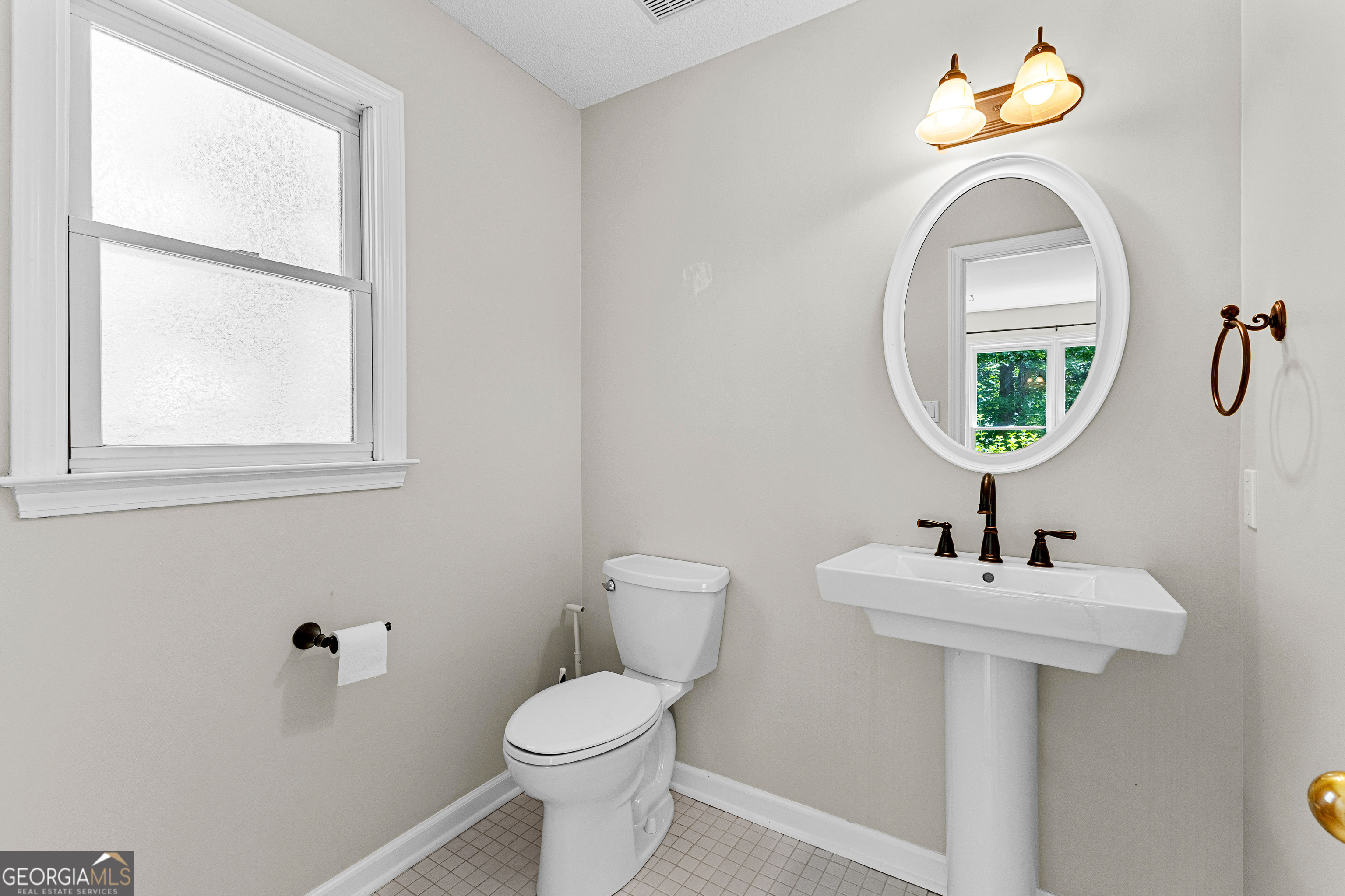 Newnan, Georgia 30265, United States, 3 Bedrooms Bedrooms, ,3 BathroomsBathrooms,Residential,Active,168813