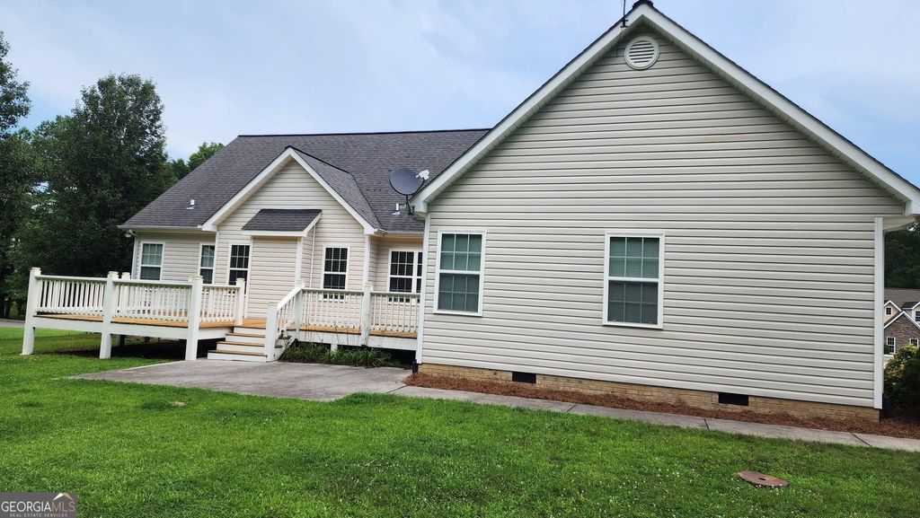 Photo of 5027 Millstone Drive, Dalton, GA 30721 (MLS # 10809436)