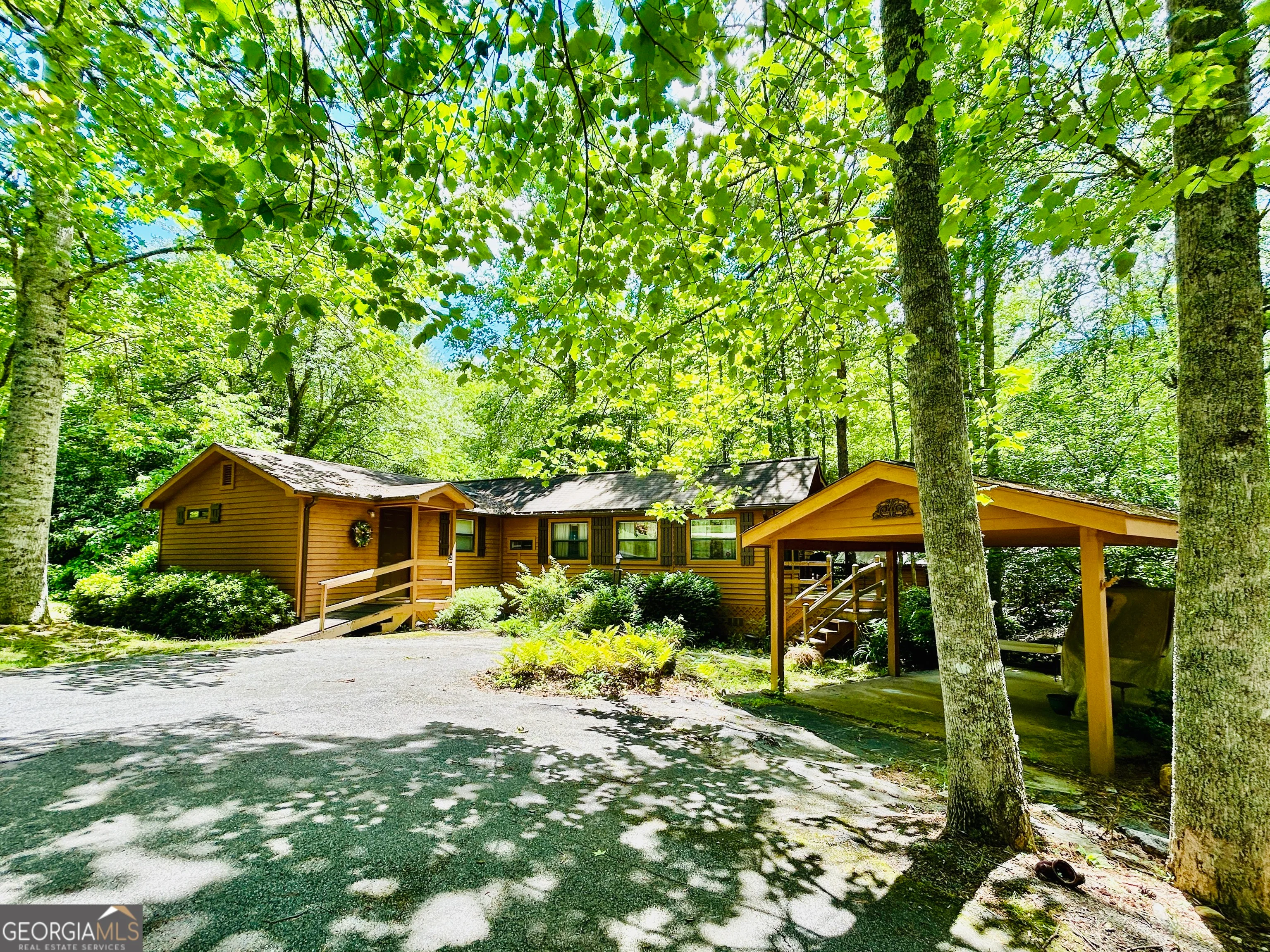 1815 Canoe Creek Drive