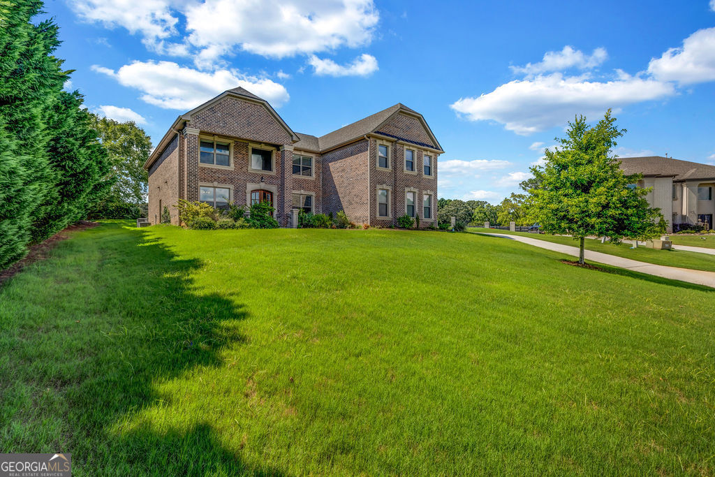 2606 Bosworth CT NE