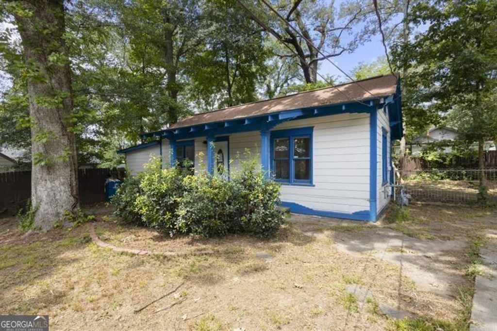 Photo of 1321 Mcclelland Avenue, Atlanta, GA 30344 (MLS # 10734321)