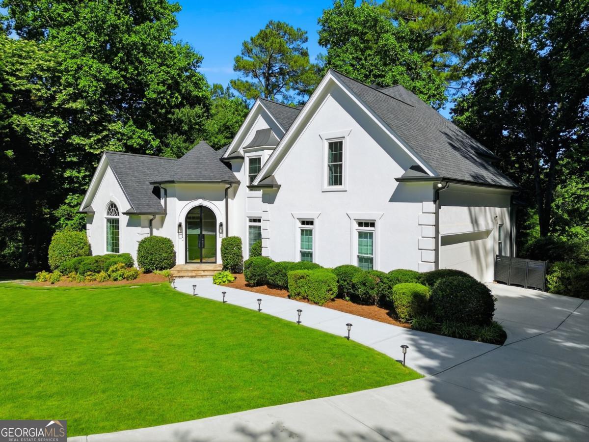 224 Webney DR SE