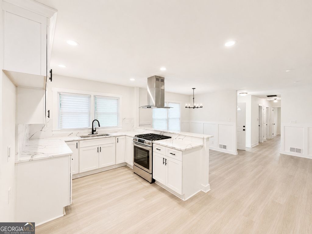 Photo of 3994 E Hilda Circle, Decatur, GA 30035 (MLS # 10765345)