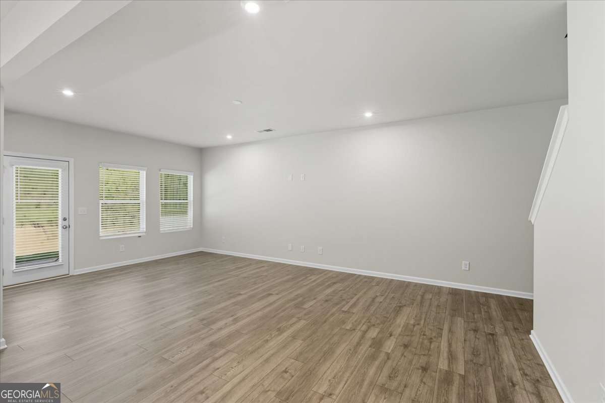 1163 PARK CENTER CIR