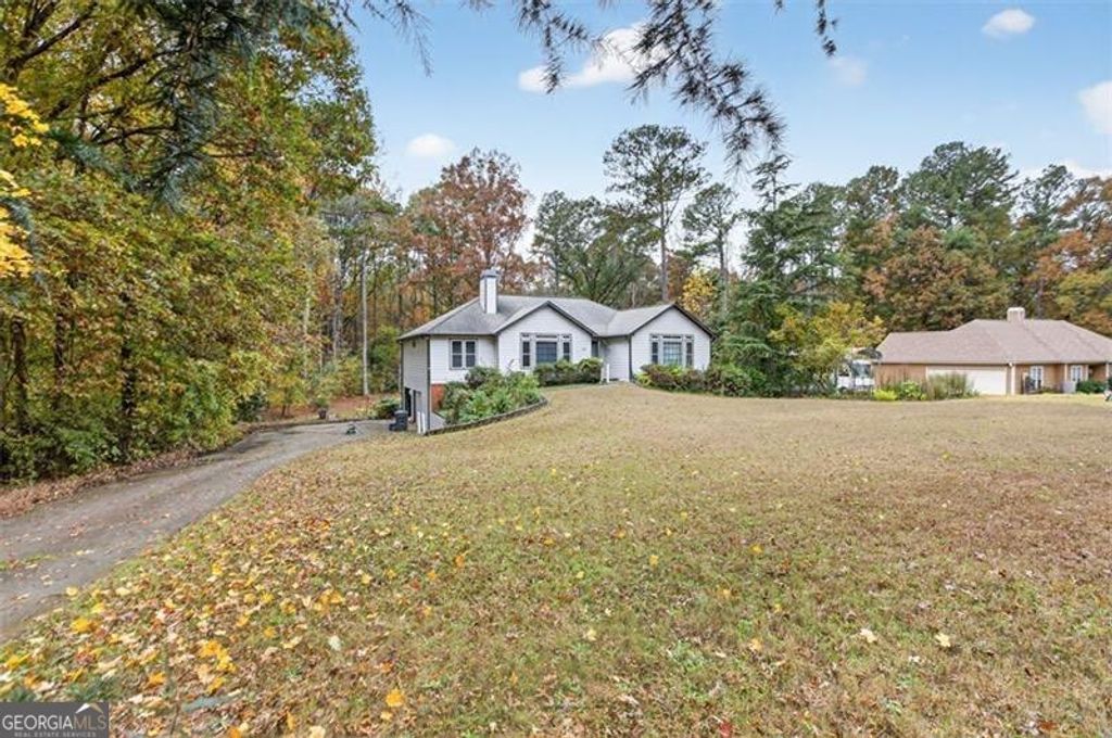 Photo of 2222 Amber Creek Trail, Buford, GA 30519 (MLS # 10663359)