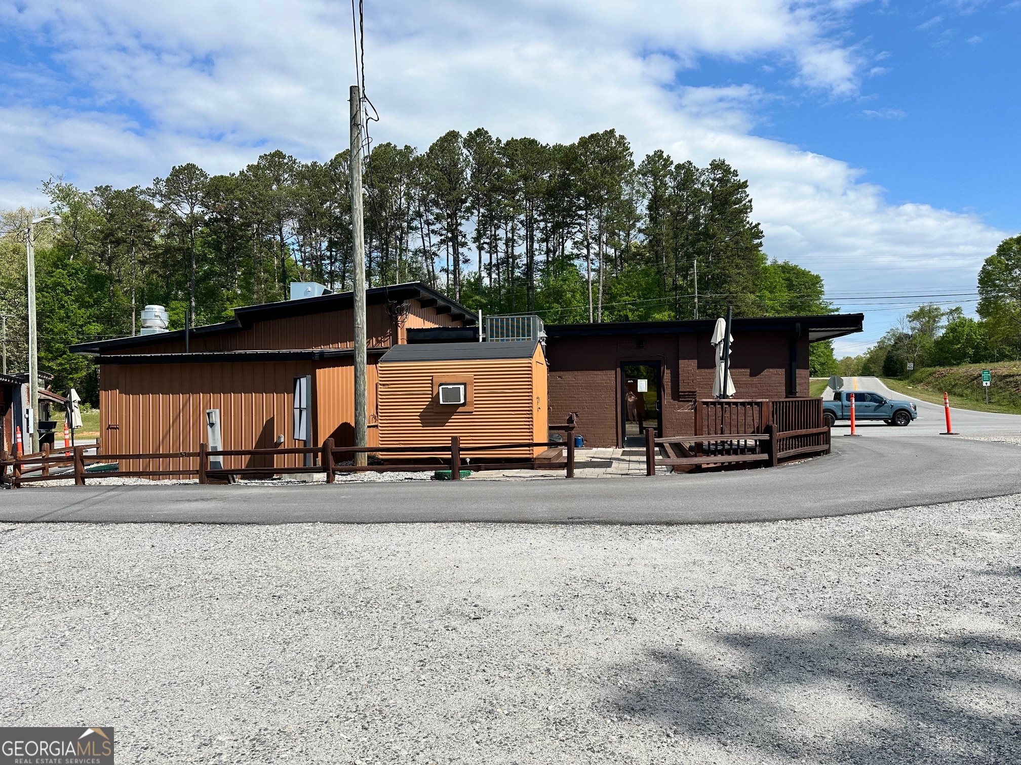 855 Hills Crossing RD