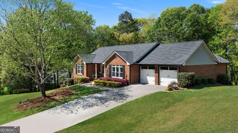 Photo of 27 Cliffhanger Pointe SW, Cartersville, GA 30120 (MLS # 10730760)