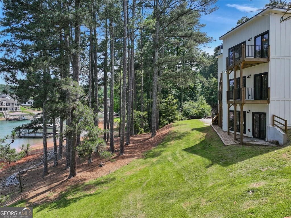 2040 Ridge RD