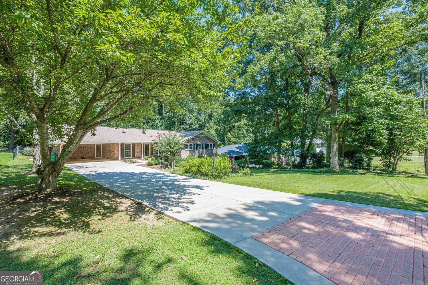 2595 Landeau CIR