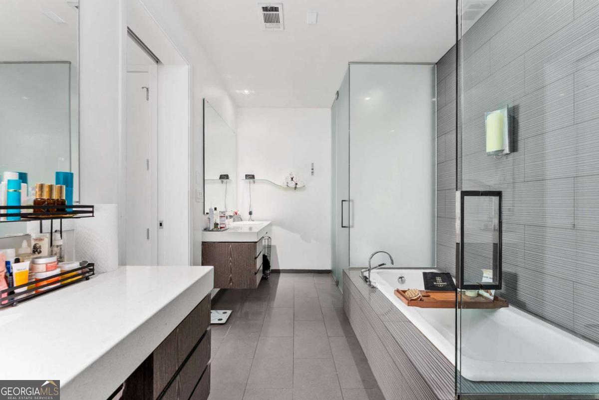 W Residences - Residential