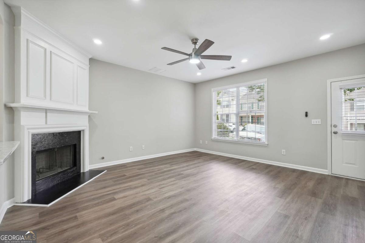 4645 Valais CT 156
