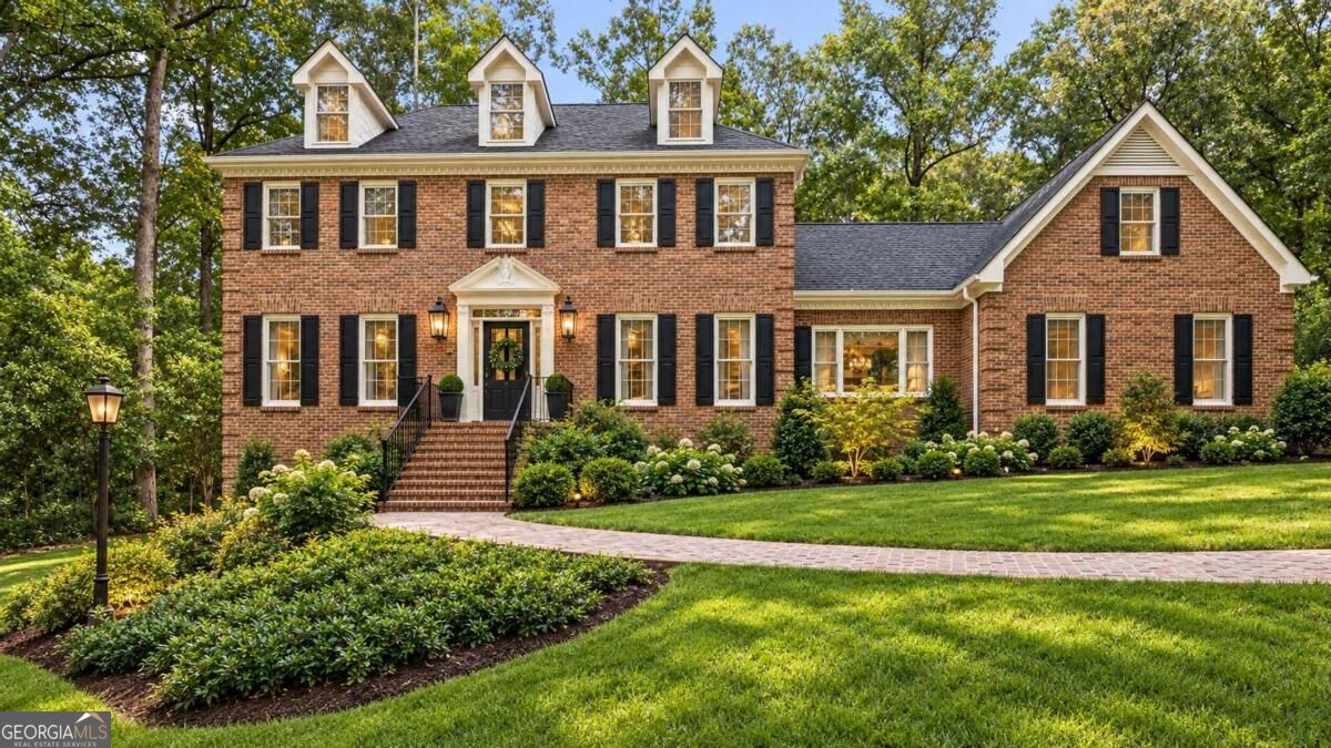 1211 Silverwood CT