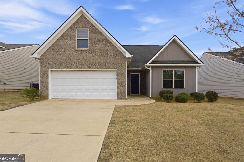 Photo of 122 W Lexington Avenue, Griffin, GA 30223 (MLS # 10719068)